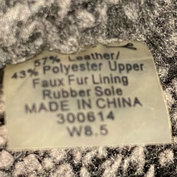 Toms Boots Sweater  Suede  Faux Fur Lined Sz W8.5 - Picture 8 of 9